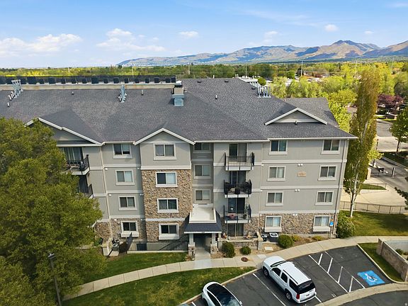 2nd image of 1205 E Privet Dr #102