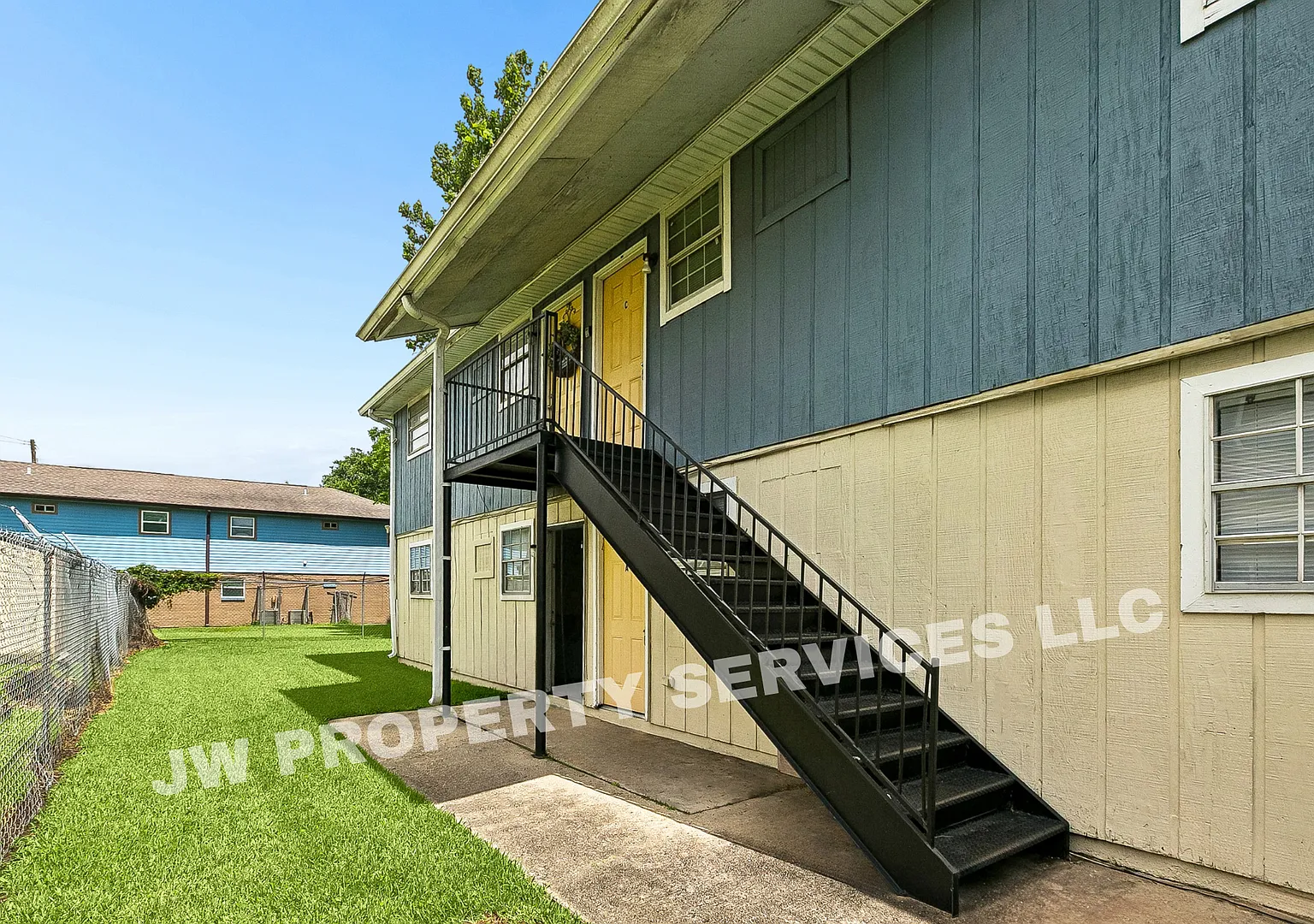 204 Wilker Neal Ave. — Photo 1
