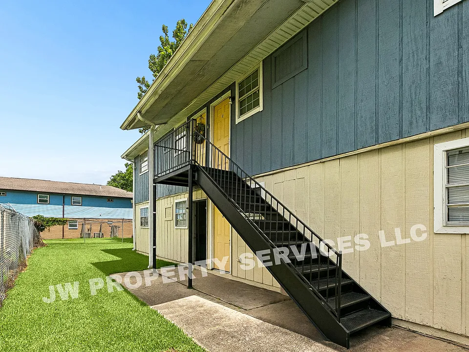 204 Wilker Neal Ave.