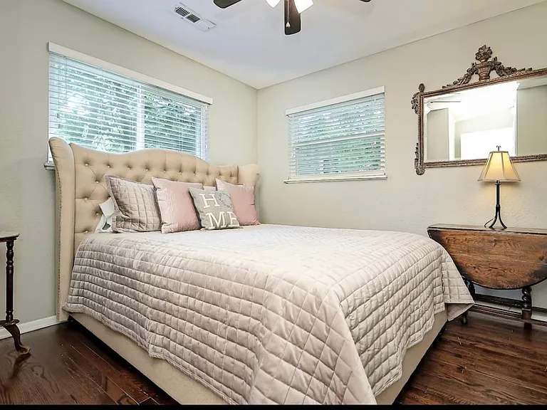 1206 N Vista Pl — Photo 9