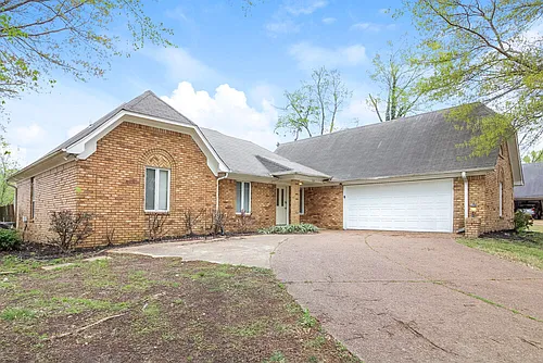 1104 Fox Trace Cv Photo 1