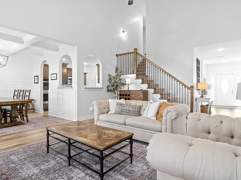 516 Bowden Dr — Photo 8