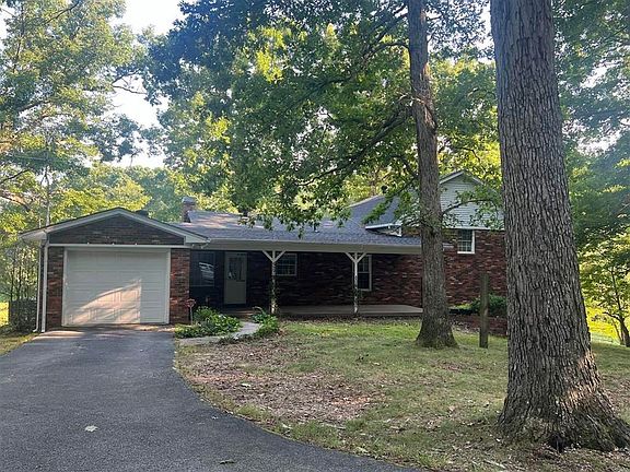 2nd image of 527 Whitney Rd