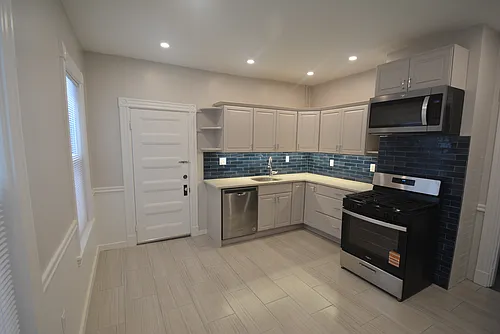 31 Claybourne St #1 Photo 1