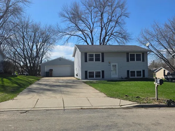 1617 Crystal Dr, Albert Lea, MN 56007