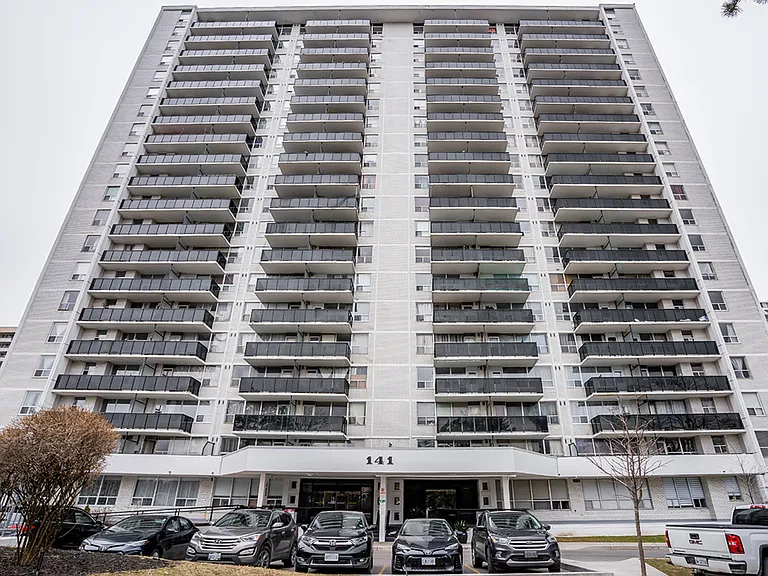 141 Davisville Ave — Photo 5