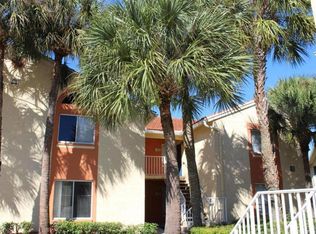 1226 The Pointe Dr, West Palm Beach, FL 33409