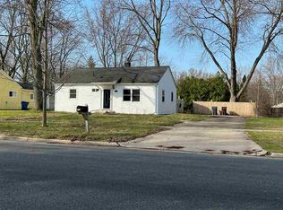 1200 E Sugnet Rd, Midland, MI 48642