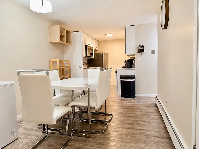 21 Greenwood St #3 — Photo 6