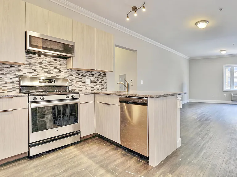 3611 Park Ave #303 — Photo 3