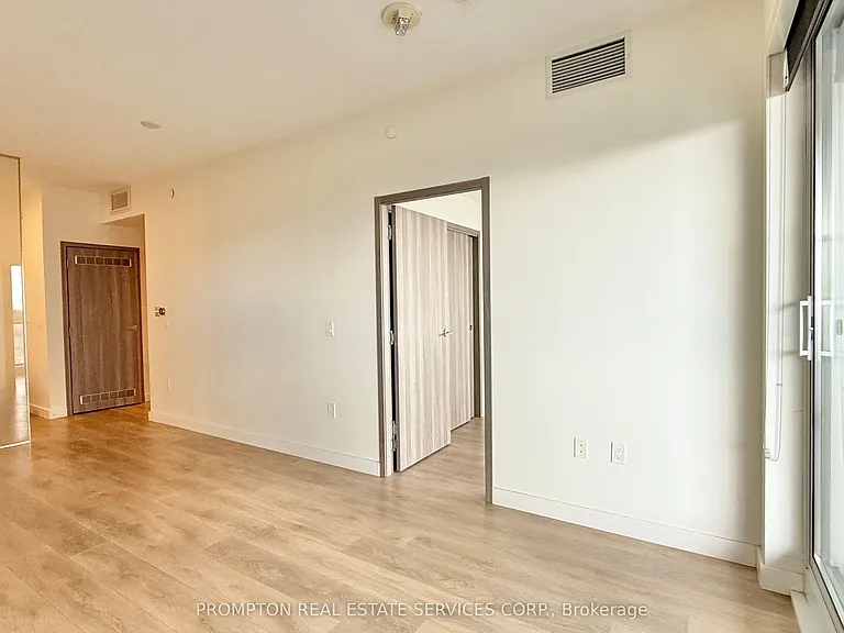 85 McMahon Dr #1507 — Photo 17