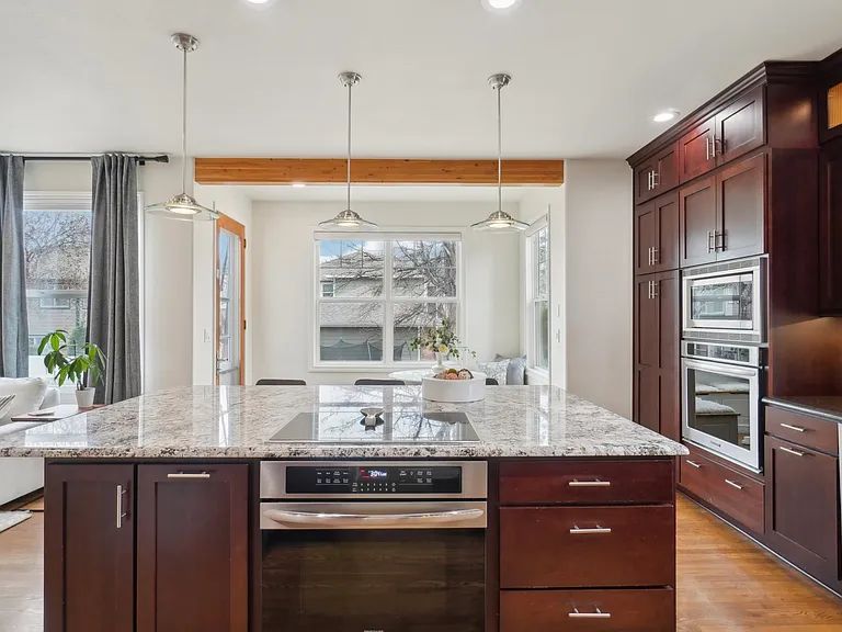 3940 Montclair Ln — Photo 17
