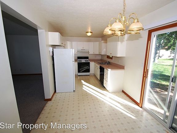 5th image of 529 S Silverwood Ln APT B