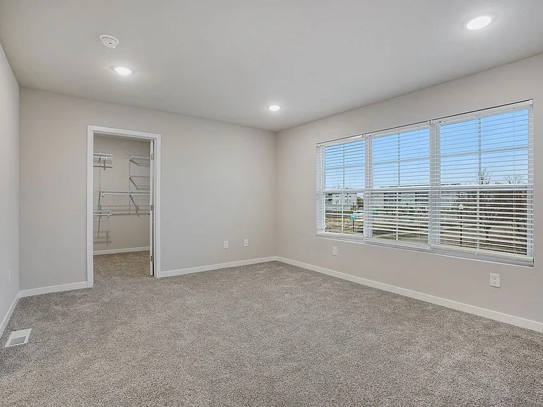 834 Winchester St — Photo 13