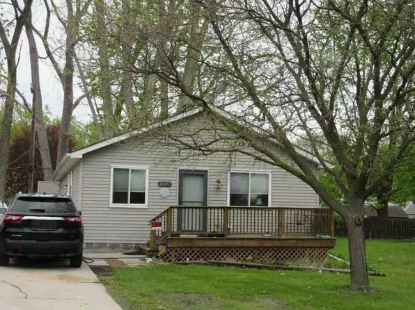 26051 Lamour St, Harrison Township, MI 48045