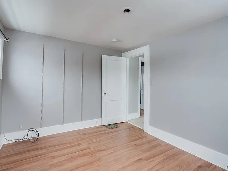637 Coffeen St — Photo 25