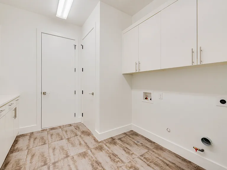 6420 Kenwood Ave — Photo 4