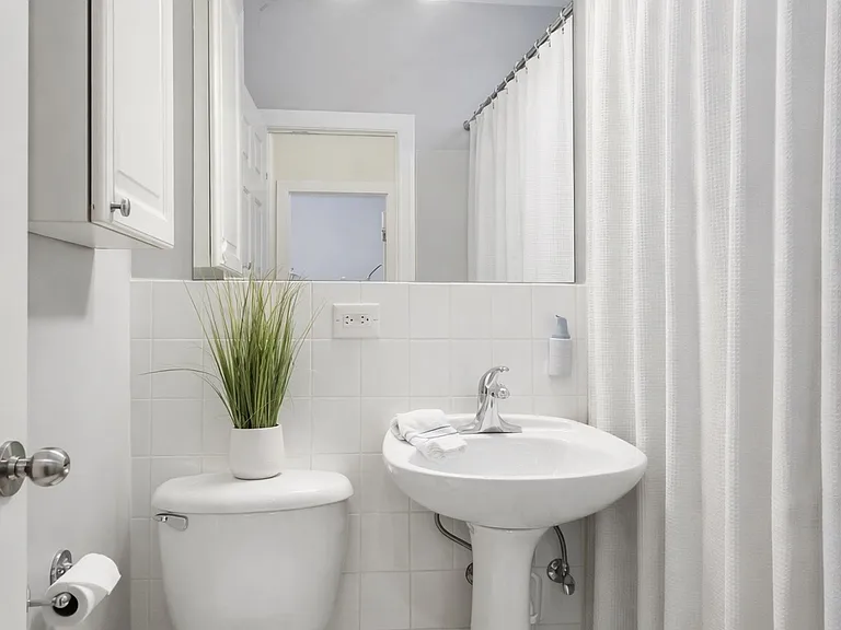 7025 N Sheridan Rd #3N — Photo 7
