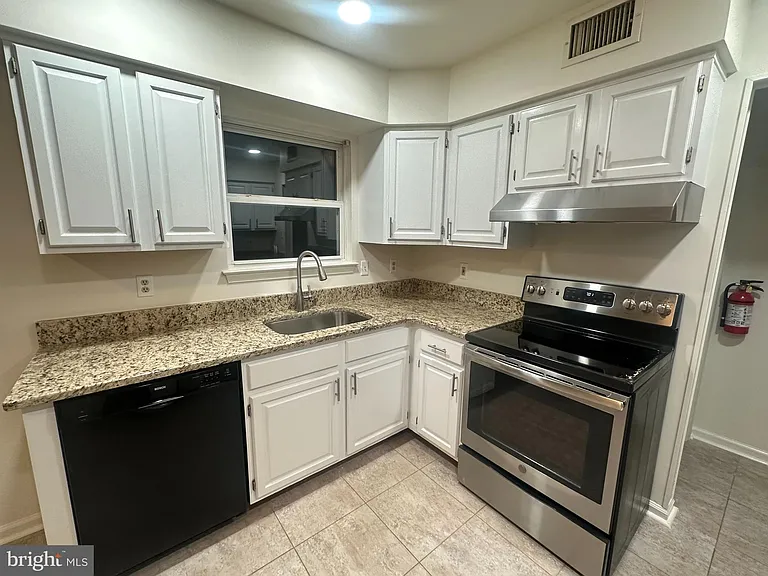 39 Innisbrook Ln — Photo 3