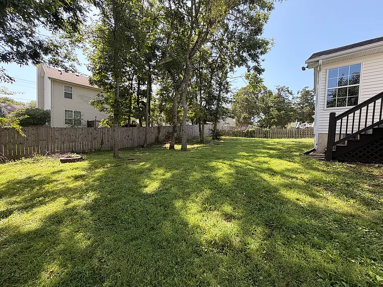 2552 Edinburgh St — Photo 21