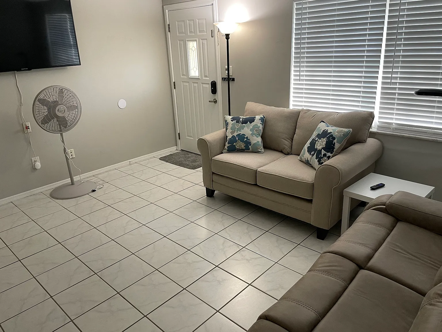 2 bed, 832 sqft, $1,600 — Photo 4