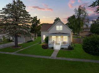 105 E Douglas St, Carlock, IL 61725