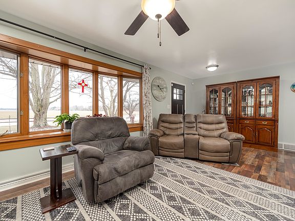 3rd image of 2285 S Poseyville Rd