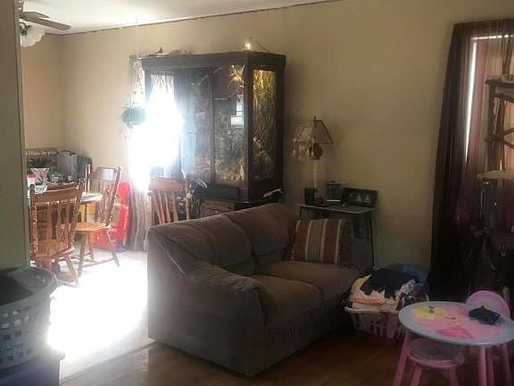 4th image of 2307 Meadowlark Ln