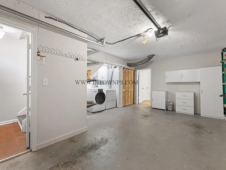 657 Park Village Dr NE — Photo 22