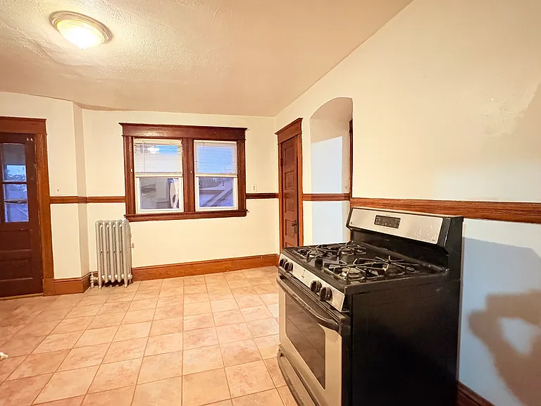 14 Coomes St #3 — Photo 9