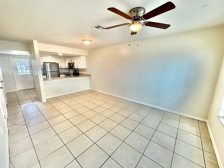 P (Residences Del Sol - 1984 Sunshine Blvd) — Photo 3
