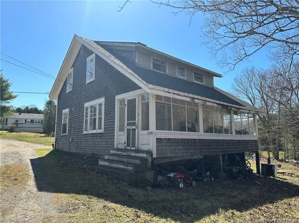 16 Clark Rd, Rothesay, NB E2E 2H1