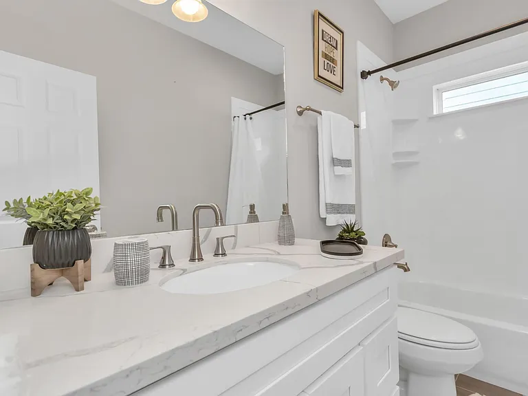 3308 Castor St — Photo 38