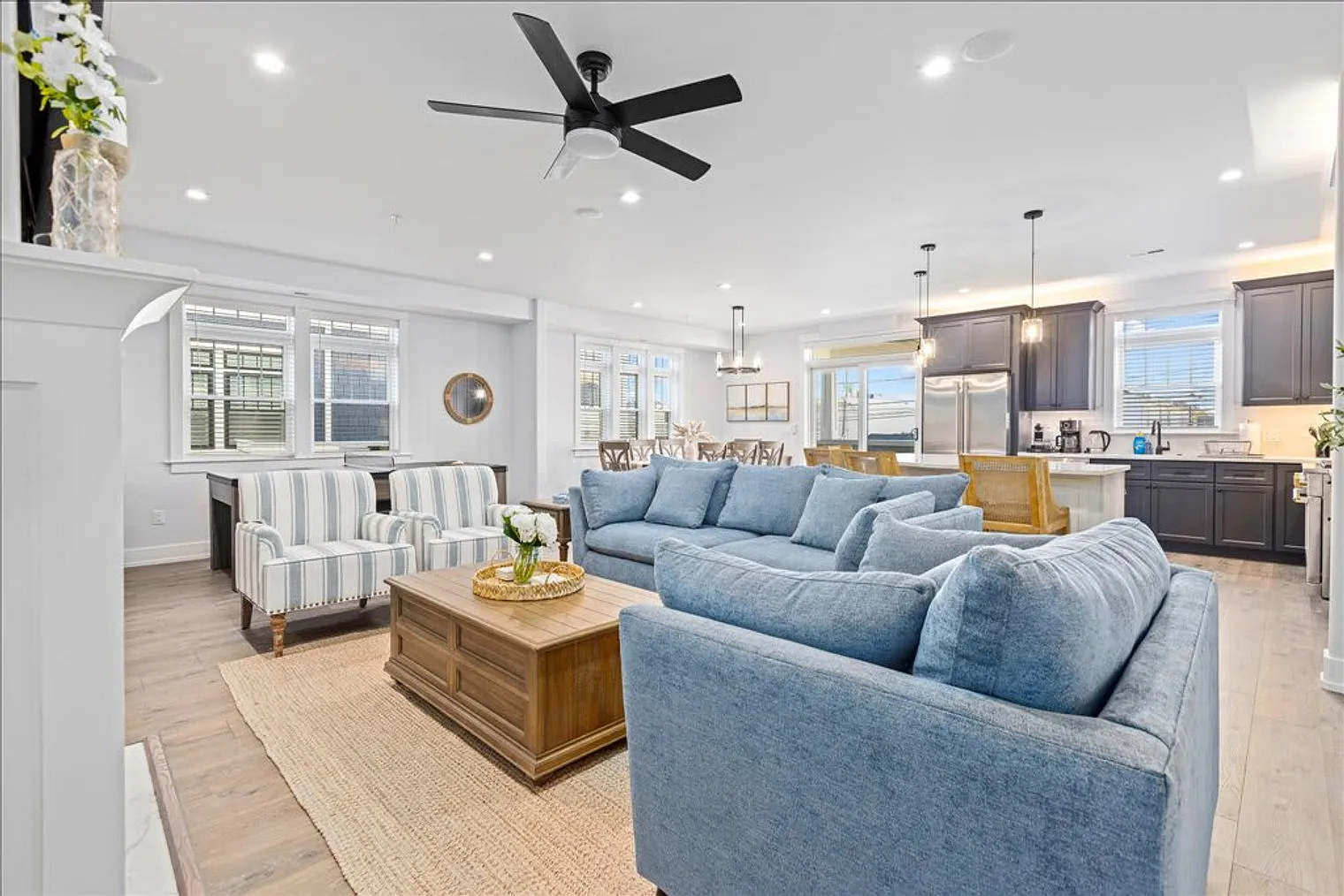 5 bed, 4.0 bath, $16,610 — Photo 1
