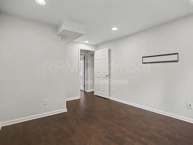 1903 Winthrop Dr SE — Photo 22
