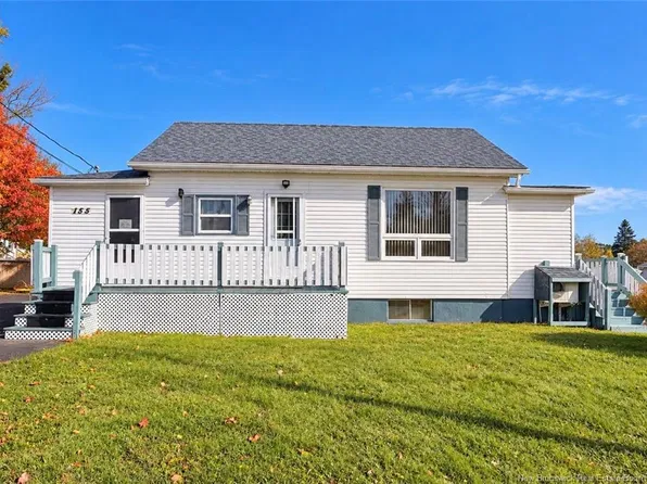 155 Melanson St, Bathurst, NB E2A 1L5