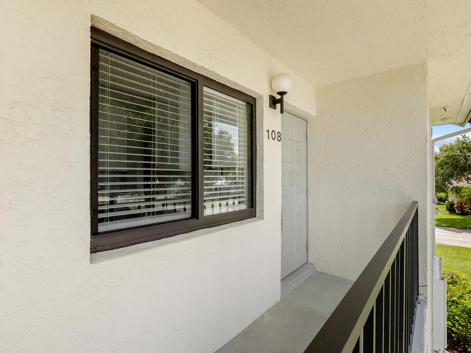 2 bed, 2.0 bath, 1047 sqft, $2,500 — Photo 4