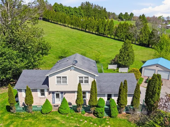 1144 Huckleberry Hwy, Central City, PA 15926