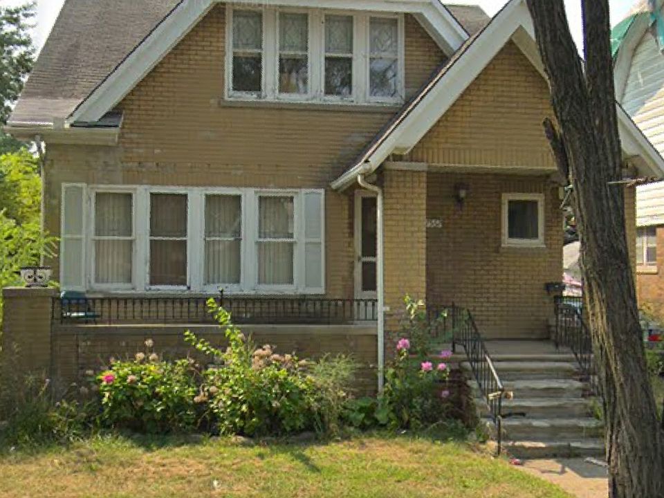 1st image of 7562 E Brentwood St