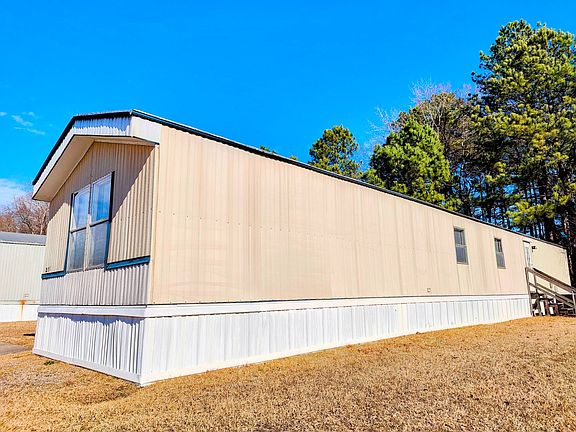 5th image of 221 Sunshine Dr