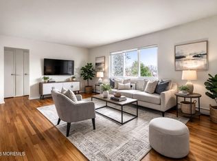 15 Azalea Court #B, Eatontown, NJ 07724