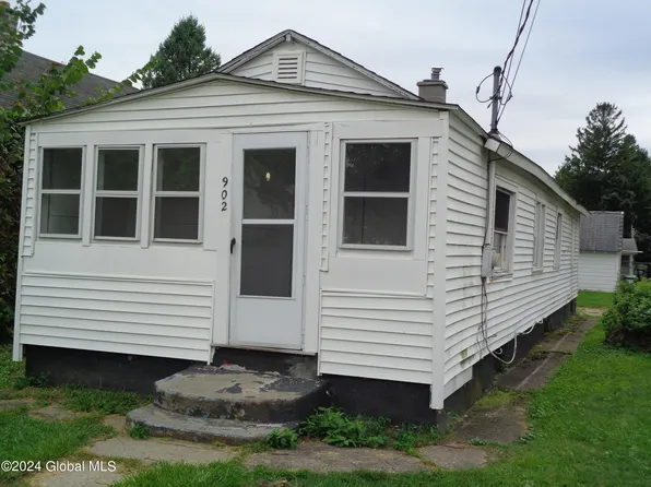 902 Draper Avenue, Schenectady, NY 12306