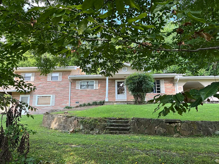 4410 Aimee Ln — Photo 3