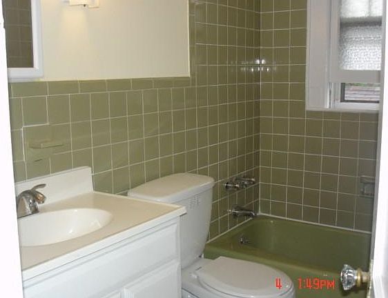 3rd image of 32 Tremont Ave