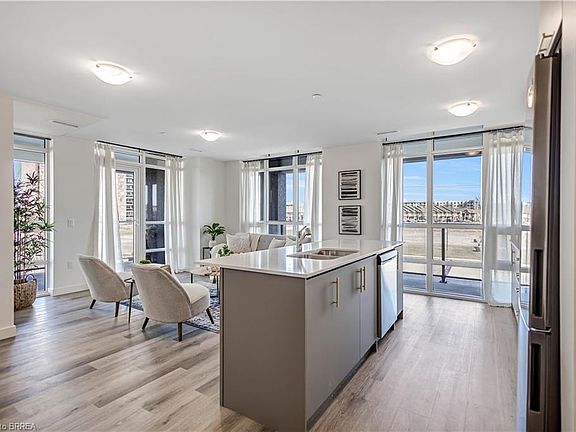 3rd image of 461 Green Rd #212