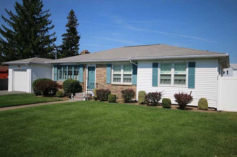 1st image of 22 Hillview Dr