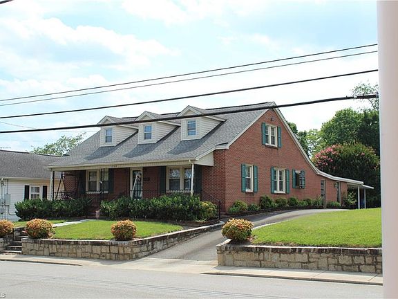 2nd image of 322 Rockford St