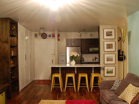 Front entrance, kitchen and counter seating