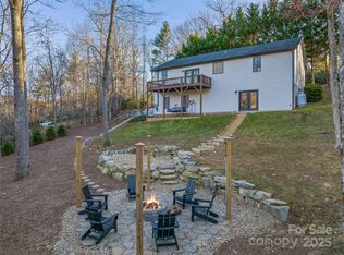 90 Indian Mound Trl, Fairview, NC 28730