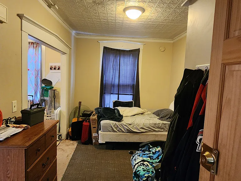 Bed room